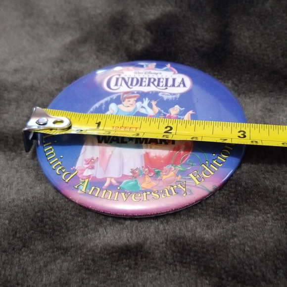 Collectors Disney Cinderella Button - Picture 6 of 6